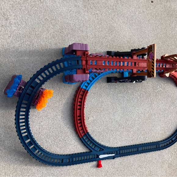 Thomas & Friends “Crystal Caves Adventure Set” train track - Picture 8 of 8